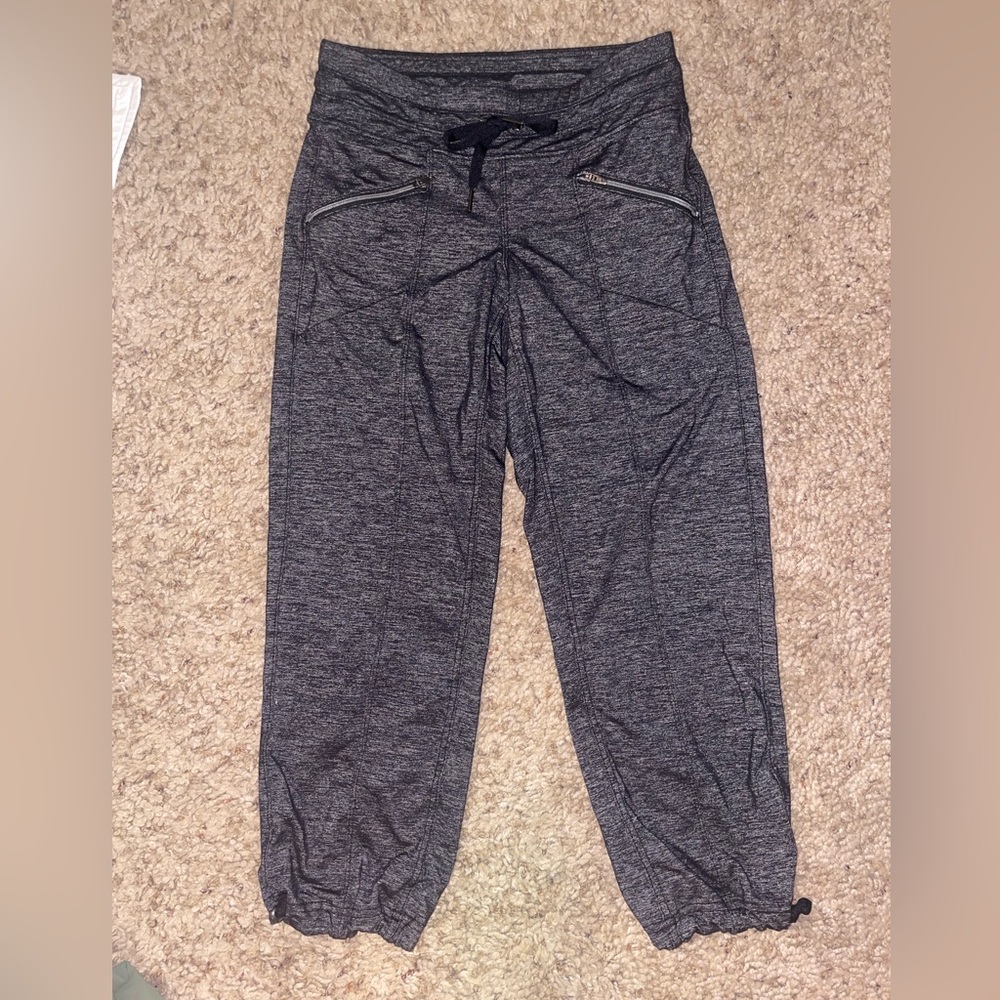 Athleta black and grey capris joggers size XXS